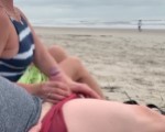 Beachsex in front of strangers